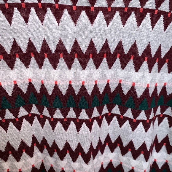 Super cute sweater - Picture 3 of 3